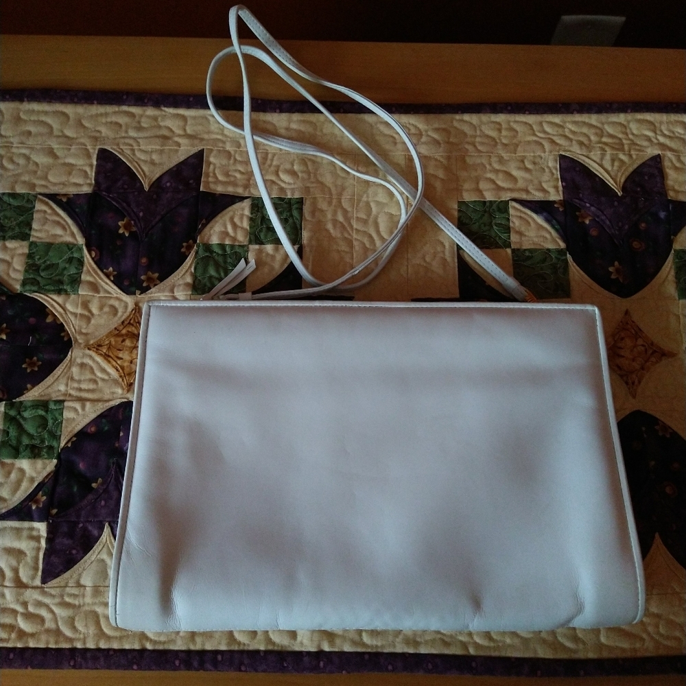 Vintage White Leather crossbody bag/clutch - Picture 5 of 8